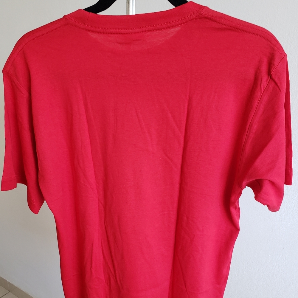 Red T shirt - Picture 3 of 7